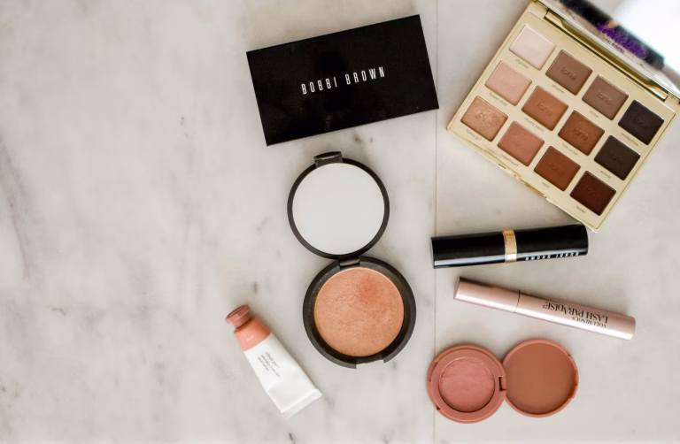 How to Choose the Right Foundation Shade: A Complete Guide for a Flawless Match