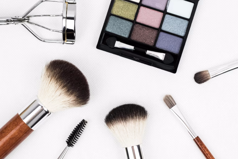 How to Remove Makeup Without Damaging your Skin: Your Ultimate Skincare Guide